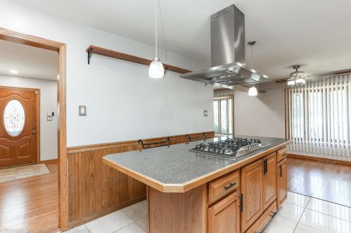 9129 Trumbull Ave, Chicago IL 60655-2507 exterior