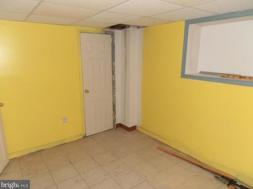 5834 3 St, Philadelphia PA 19106-1802 exterior