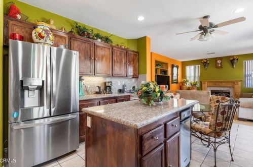 637 Morado Pl, Oxnard CA 93030 exterior