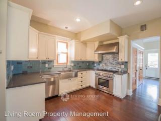 3722 Alder St, Portland OR  97214-3208 exterior