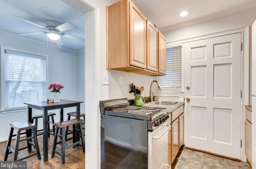 6002 Kings Hwy, Alexandria VA 22303-2219 exterior