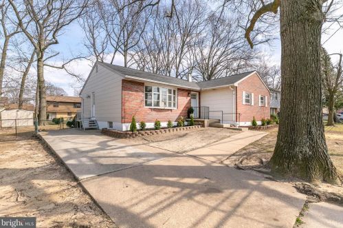 7935 Elvaton Rd, Glen Burnie MD 21061-6074 exterior