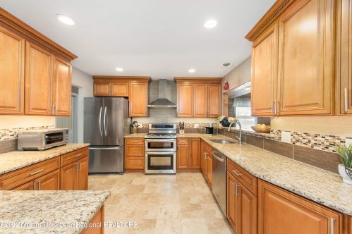 328 Barbara Dr, Point Pleasant Beach NJ 08742-2108 exterior