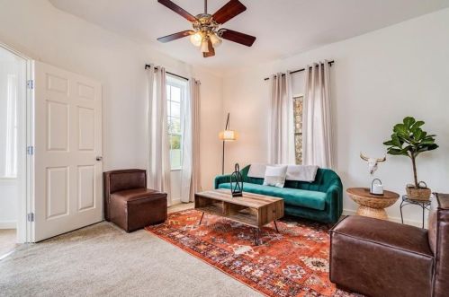 1307 Cesar Chavez St, Austin TX 78702-4403 exterior