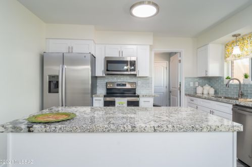 7325 Placita Antigua, Tucson AZ  85710-3706 exterior