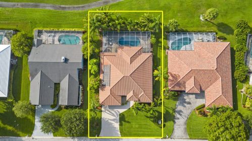 1292 Bent Pine Cv, Fort Pierce FL 34986-2102 exterior