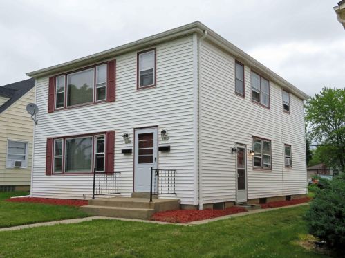 5662 65th St, Milwaukee, WI 53218-2326