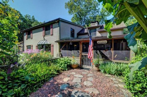 392 County Rd, Sheffield, MA 01257-9540