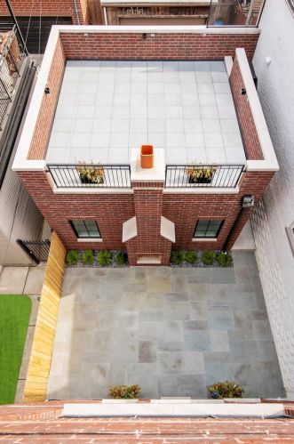 2137 Clifton Ave, Chicago IL 60614-4116 exterior