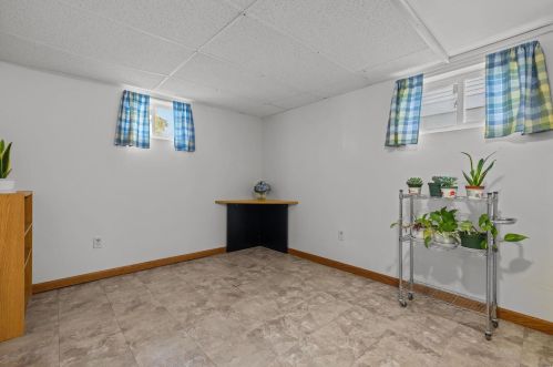 8721 Eulalie Ave, Saint Louis MO 63144-2002 exterior