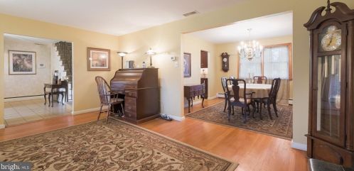 2350 Steven Rd, Huntingdon Valley PA 19006-6610 exterior