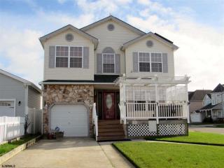 5 Collette Cir, Brigantine City NJ  08203-2744 exterior