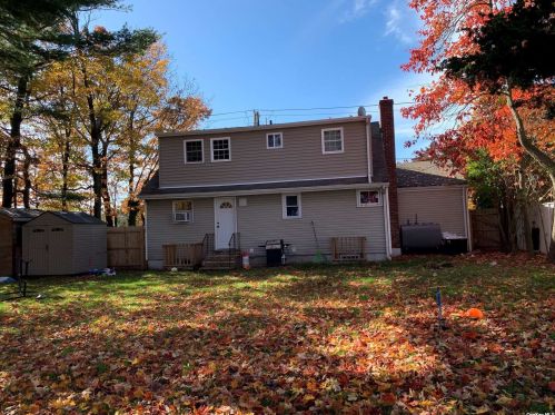 1101 Deer Park Ave, Babylon NY  11703-3107 exterior