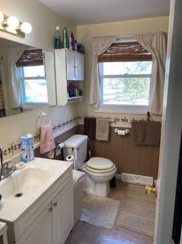 597 Creston St, Meskegon MI 49442-4167 exterior