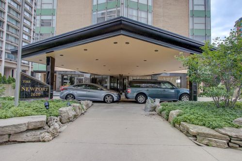 1610 Prospect Ave, Milwaukee WI 53202-2499 exterior