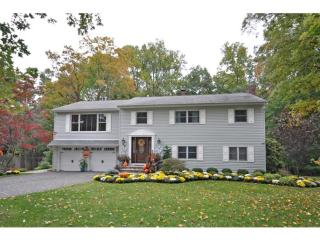 22 Sequoia Pl, Wayne, NJ 07470-5150