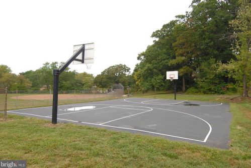 2685 Centennial Ct, Alexandria VA 22311-1304 exterior