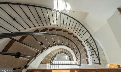 4526 Foxhall Cres, Washington DC 20007-1061 exterior