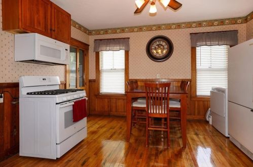 121 Hope Ave, Worcester MA 01603-2237 exterior