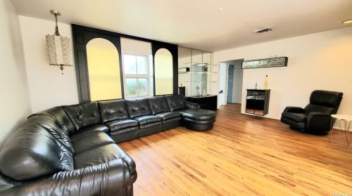 65 Forest Rd, Valley Stream, NY 11581-2434