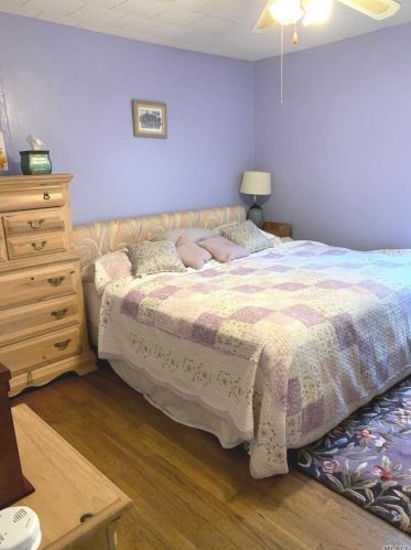 130 Haig Rd, Valley Stream NY 11581-2110 exterior