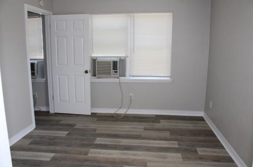 4520 Columbia Ave, Dallas TX  75226-2313 exterior