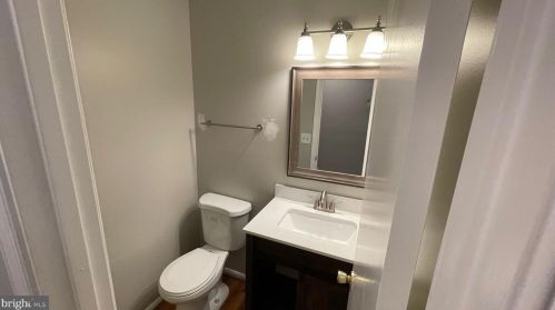 11808 Dinwiddie Dr, Rockville MD  20852-4458 exterior