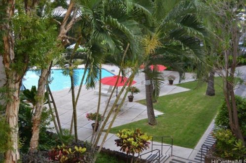 425 Ena Rd, Honolulu HI 96815-1735 exterior