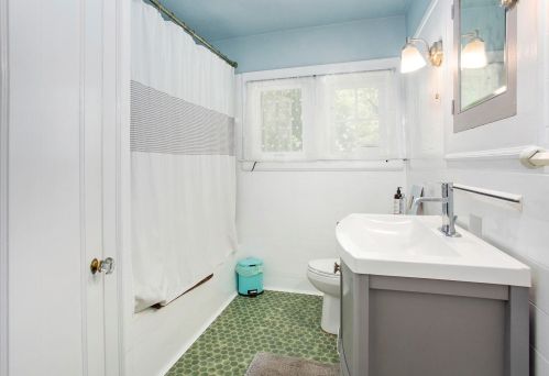 800 Sigsbee St, Grand Rapids MI 49506-2536 exterior