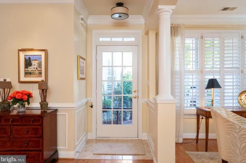 1201 Wilkes St, Alexandria VA 22314-5907 exterior