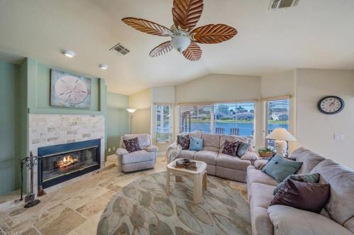 6791 Compton Ln, Naples FL 34104-7824 exterior