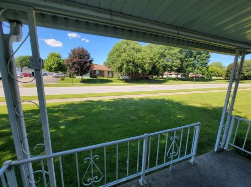 5917 Leisure South Dr, Grand Rapids MI 49548-6857 exterior