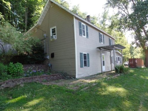 12847 Grand River Dr, Lowell, MI 49331-9513