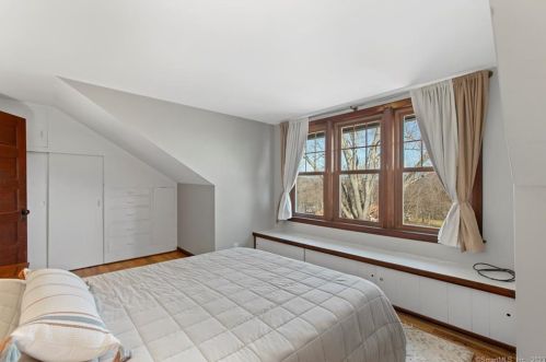 6 Jones Rd, Wallingford CT  06492-4305 exterior