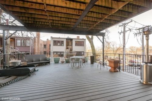 706 Junior Ter, Chicago IL 60613-1566 exterior