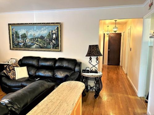 1020 Lydig Ave, Bronx NY 10462-2260 exterior