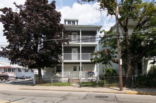 1226 Park Ave, Woonsocket, RI 02895-6533