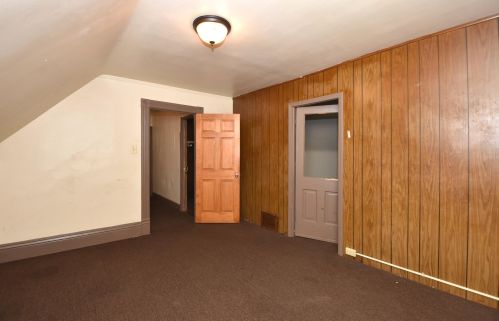 1043 31, Milwaukee WI 53215-2133 exterior