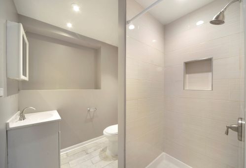 648 Ctr St, Waukegan IL 60085-3829 exterior