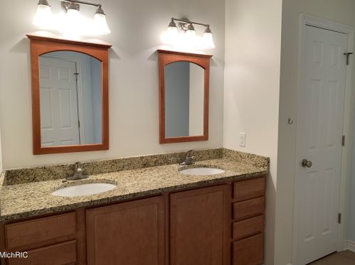 6715 5 St, Kalamazoo MI exterior