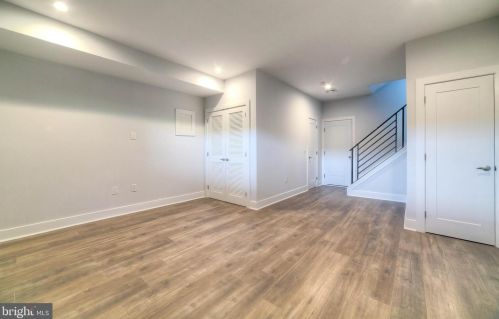 240 Fountain St, Philadelphia PA 19128-4508 exterior