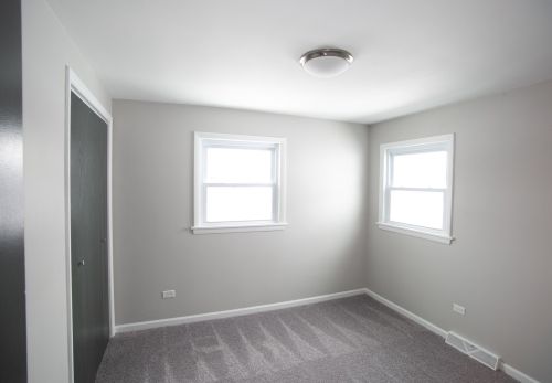 8015 Artesian Ave, Chicago IL  60652-2819 exterior