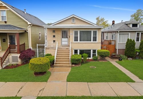 6116 Kolin Ave, Chicago IL 60629-5202 exterior