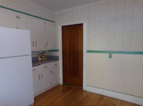 1416 Bank St, Kalamazoo MI 49001-2906 exterior