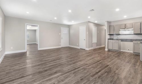 3239 Alaska Ave, Dallas TX  75216-5127 exterior