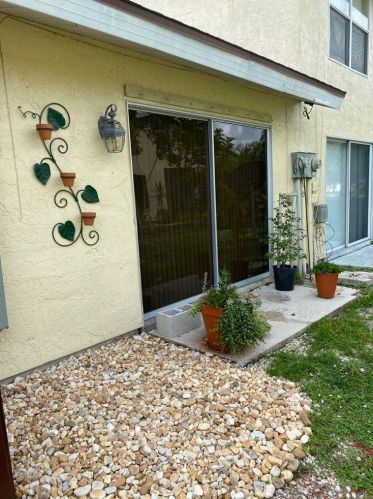 1702 Balmoral Ct, Fort Pierce FL exterior