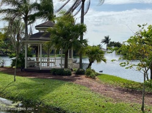 285 Northgrove Dr, Merritt Island FL 32953-7959 exterior