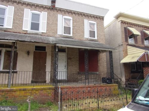 425 10th St, Chester, PA 19013-5904