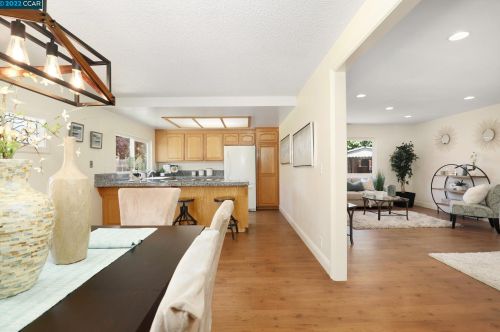 3711 Sierrawood Ct, Concord CA 94519-1423 exterior