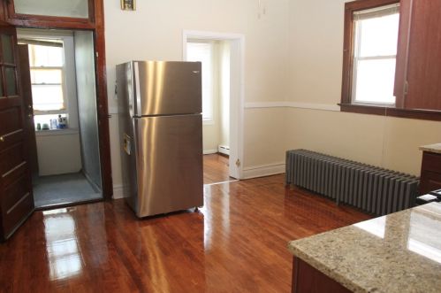 6938 Campbell Ave, Chicago IL 60645-4604 exterior